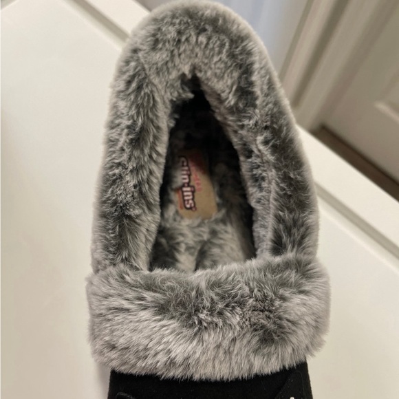Skechers BOBS Slip-Ins with Gray Fur - Picture 3 of 8
